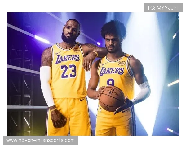 里夫斯自信表示空接助攻数据领先历史 詹姆斯父子均曾获传球 里夫斯自信表示空接助攻数据领先历史 詹姆斯父子均曾获传球