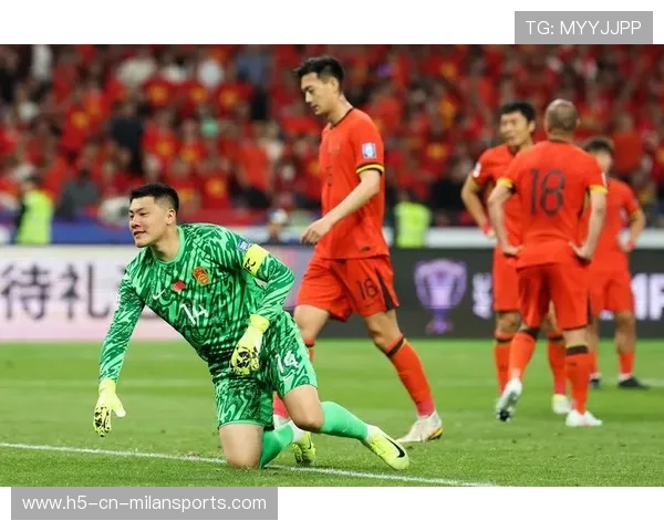 国足防线升级刻不容缓——打造坚不可摧的国足防守 国足防线升级刻不容缓——打造坚不可摧的国足防守