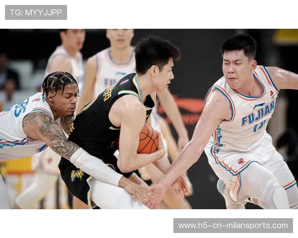 CBA 球员被双人包夹仍命中三分 CBA 球员被双人包夹仍命中三分