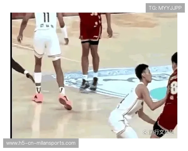 主裁判判罚尺度公开透明化，减少争议判决，主裁判可以罚下边裁吗