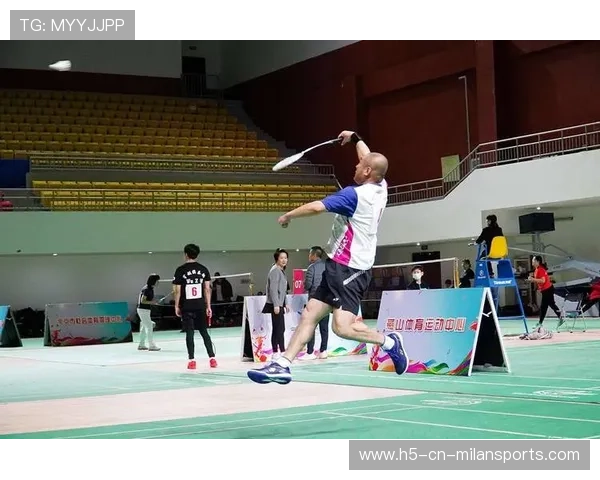 羽毛球连扣七板对手完美逆转，超越极限的精彩瞬间