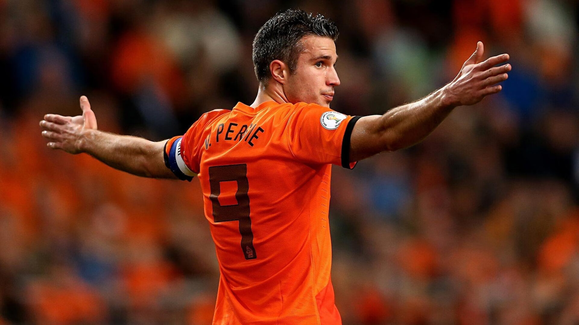 东亚杯中国青年队战胜 球迷鼓励新人崛起，中国足球东亚杯