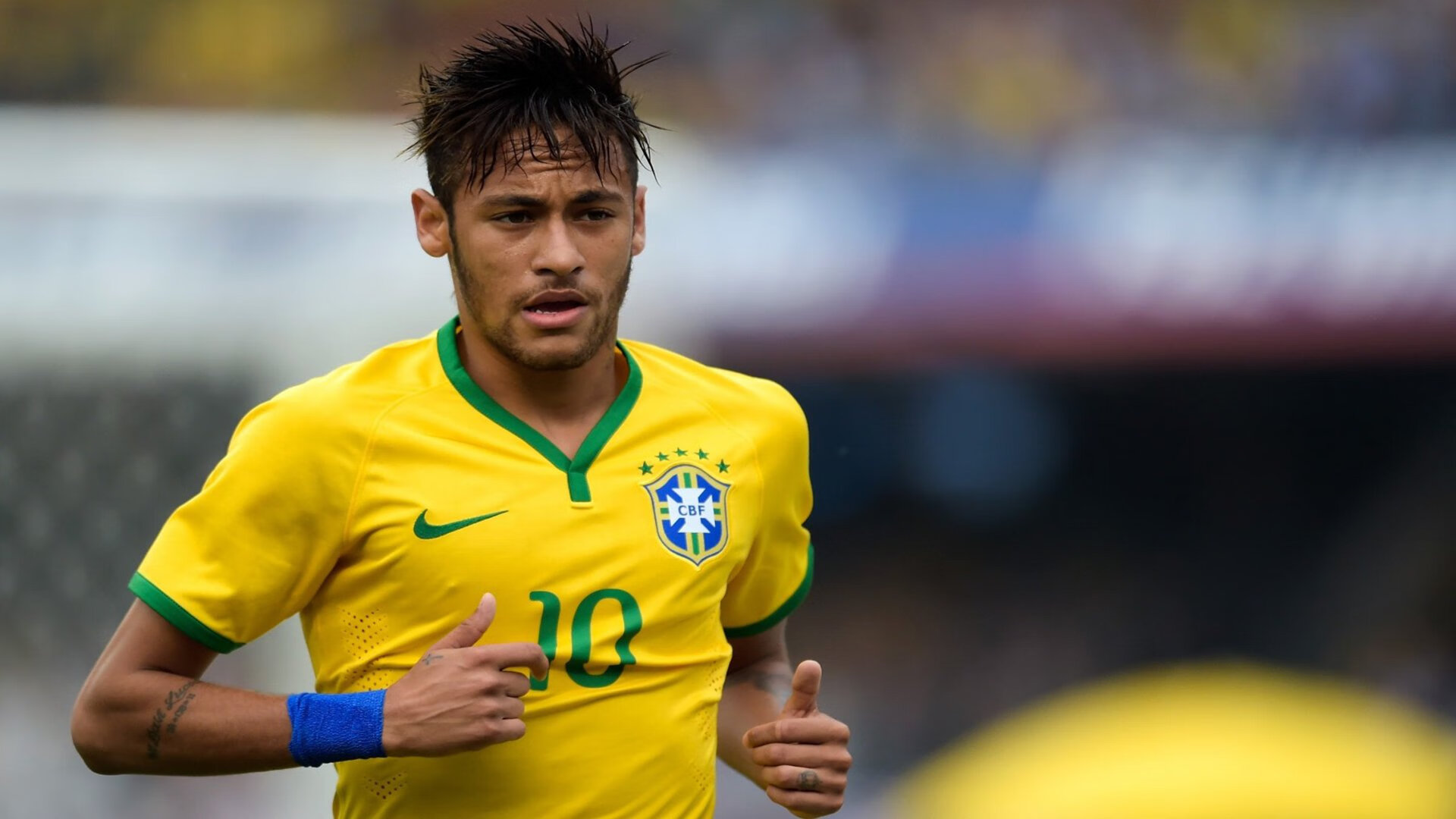 体育新闻中心体坛人物特写，体育新闻特写范文